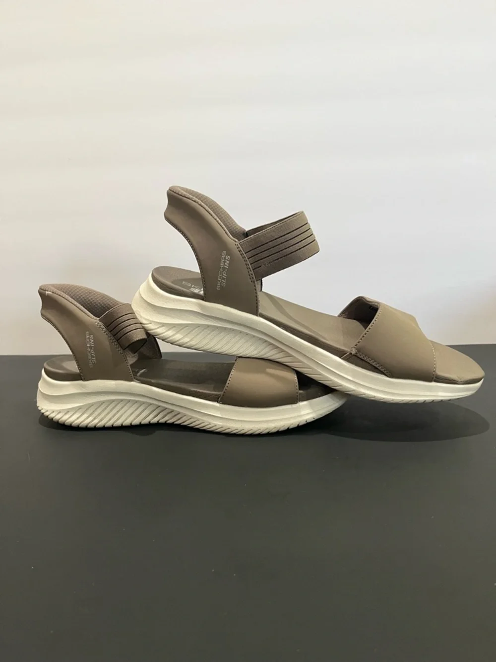 Sketchers Tan Elastic Strap Slip-In Lightweight Cushion Women's Casual Sandals - Picture 2 of 10